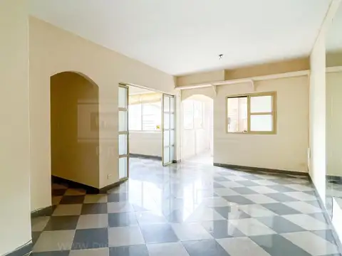 Av Maipu al 3100 entre Roma y  Borges