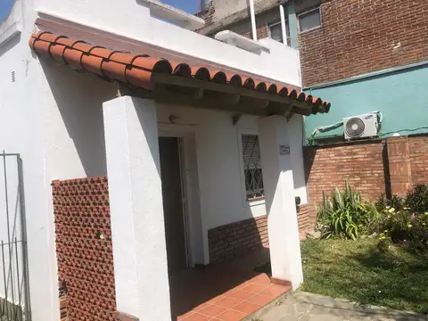 Depto Tipo Casa en Alquiler de 2 dormitorios