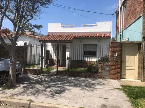 Ph al frente independiente con 2 dormis, jardin fte y patio