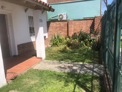 Depto Tipo Casa en Alquiler en Olivos Roche, $ 1.000.000