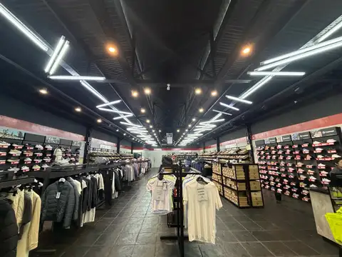 Local en Manuel B Gonnet