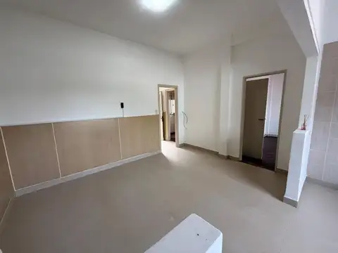 Departamento en Alquiler en Villa Ballester, $ 800.000