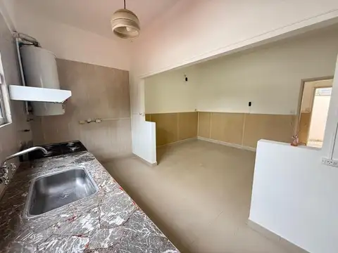 Muy lindo departamento 3 ambientes por escalera