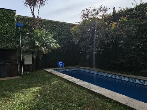 Casa 6 ambientes con 4 baños