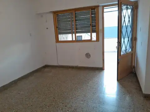 Depto Tipo Casa en Alquiler de 3 ambientes