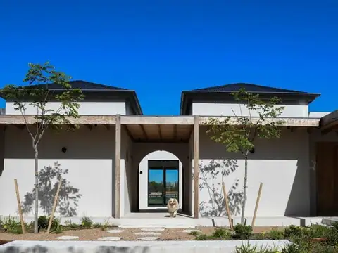 Casa a estrenar en El Milord, Pilara | 4 suites + vista al polo
