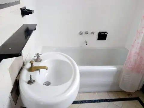 Depto Tipo Casa en Venta 40 años
