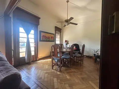 PH - Venta - Alquiler - Barracas - 6 ambientes 1° piso por escalera Piso Unico entrada independiente