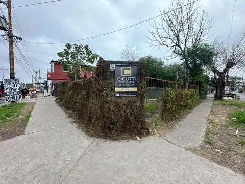 TERRENO EN ESQUINA COMERCIAL.