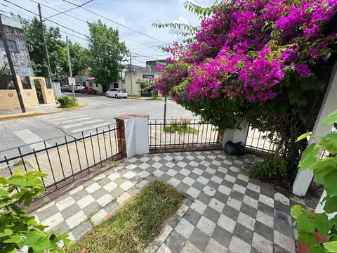 Casa 2 ambientes con 1 baño