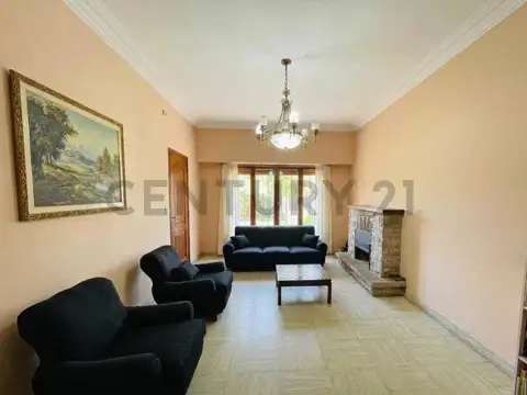 Casa 6 ambientes con 1 baño