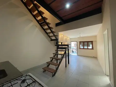 Depto Tipo Casa en Venta en Mataderos, USD 130.000