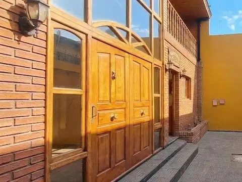 Av Presidente Juan domingo Peron  al 2500
