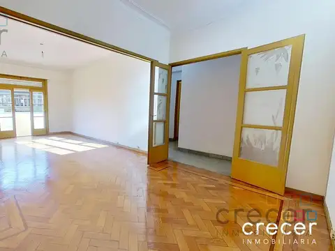 Departamento tipo PH 1° piso por escalera 153m2 totales con patio y balcon Villa Crespo