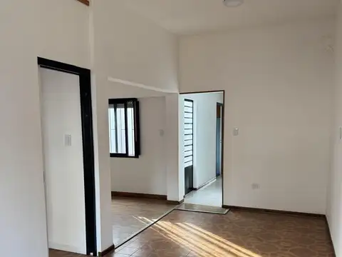 Oficina 4 ambientes con 1 baño