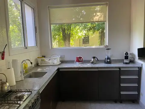 Casa 2 ambientes con 1 baño