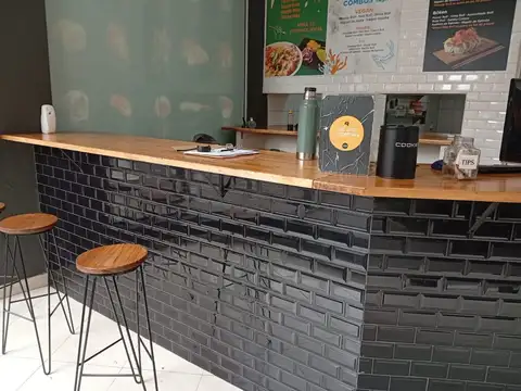 Excelente Local de Sushi para ingresar en la zona de Recoleta.