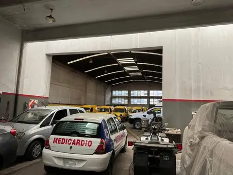 Venta GALPÓN de 1740 m2 Parque Avellaneda