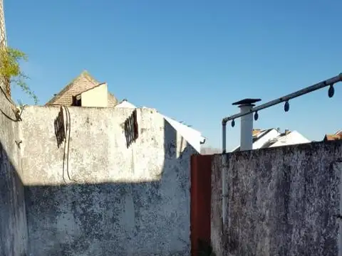 Muy lindo duplex en 3 niveles con 3habitaciones, Toilette y baño. Terraza