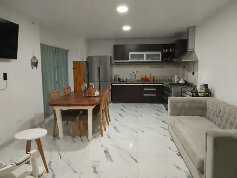 Depto Tipo Casa 5 ambientes con 2 baños