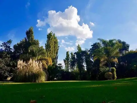 Casa 5 ambientes con 4 baños