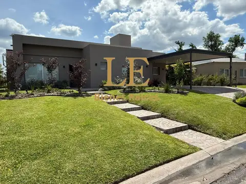 Casa en Venta en Haras Santa Maria - Los Robles, USD 330.000