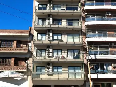 Muy lindo depto de 2 amb c/balcon