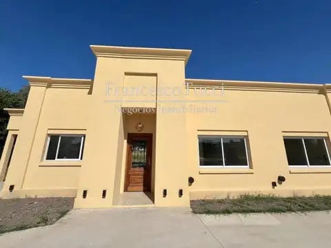 Casa en venta 4 ambientes Barrio El Nacional