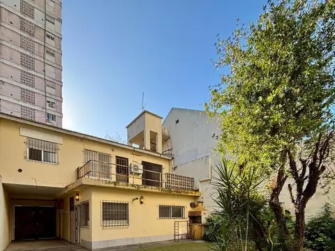 VENTA CASA  5 AMB  PATIO Y TERRAZA