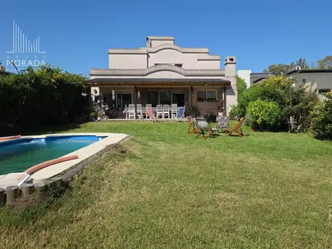 Casa 6 ambientes con 3 baños