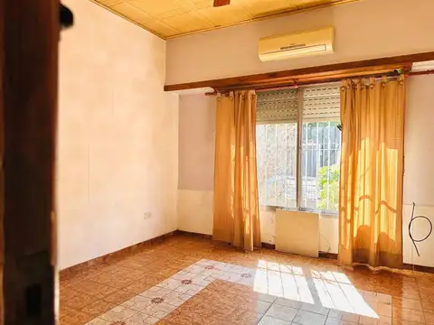 Casa En Venta en Ezeiza Centro Con Parque