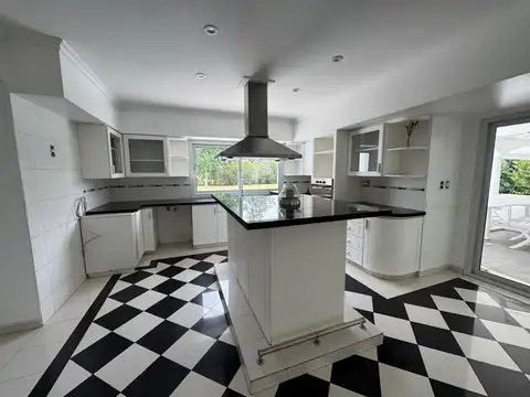 Casa en Alquiler en Campos De Alvarez, USD 2.950