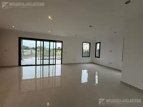 Casa en Venta en Pilar del Este - Santa Elena, USD 230.000