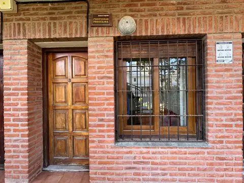 Pasaje costanero entre Calle 301 y Avenida Buenos Aires.