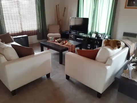 Casa en Venta con 5 cocheras