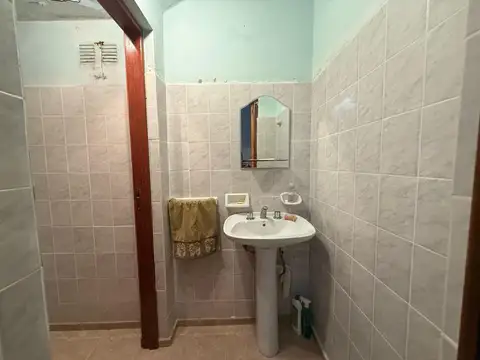 VENTA GALPON + VIVIENDA 4 AMBIENTES