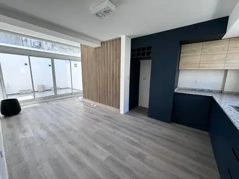 CASA DOS DORMITORIOS – PASILLO – EXCELENTE ZONA – SEMI ESTRENAR – ELECTRICA.