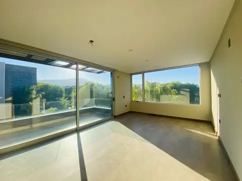 Departamento en Venta en Sección 10 Residencial Los Cerros, USD 225.000