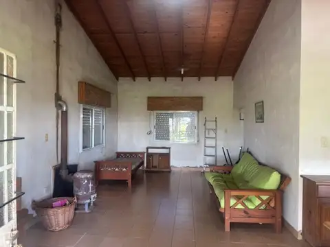 Venta Casa amoblada sobre amplio lote de 750 mts.