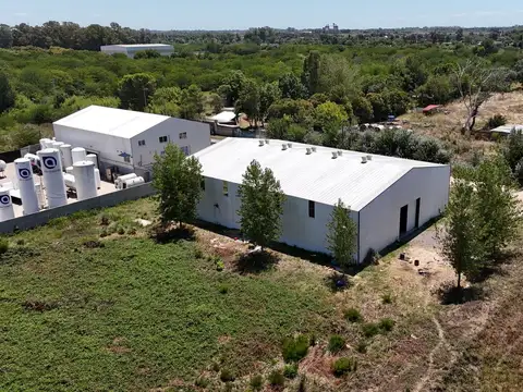 Depósito de 1000 m2 sobre 5.500 de lote