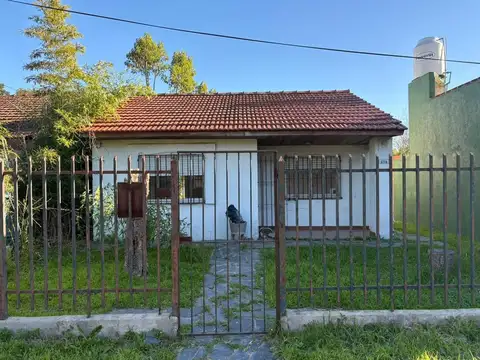 VENTA CASA A REFACCIONAR CON PILETA EN MASCHWITZ