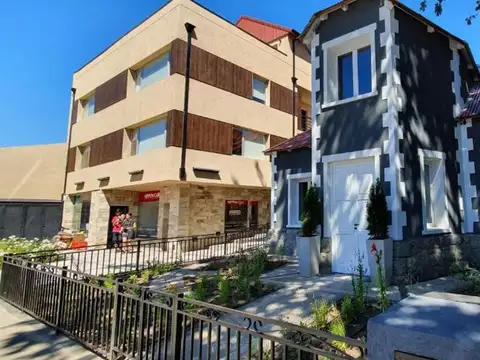 Remax vende Duplex con cochera en Centro SMA