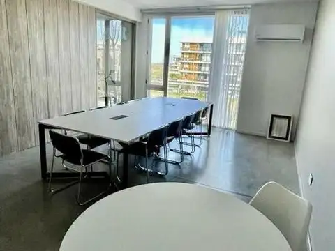 Oficina en Venta con 1 cochera