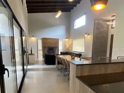 Costa Esmeralda, Casa en Venta, 3 dormitorios.