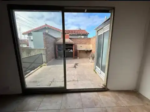 Depto Tipo Casa en Venta en Bernal Oeste, USD 59.900