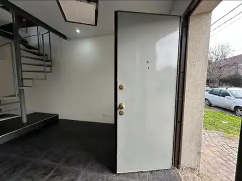 Depto Tipo Casa en Venta de 3 ambientes