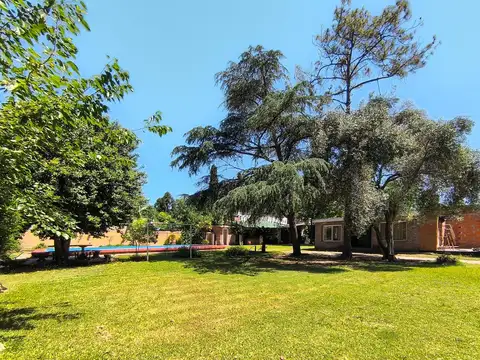 Terreno de 1.600 con quincho y casa en construcción, oportunidad