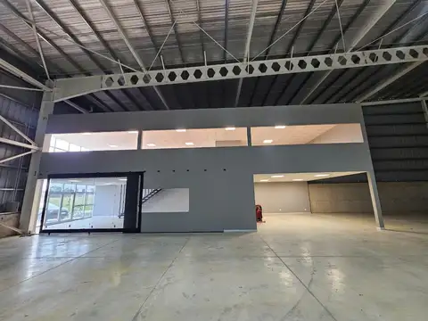 Galpon en Venta 34  mts Fondo