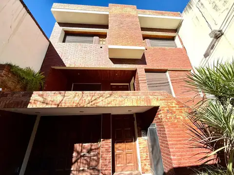 CASA 6 AMBIENTES CON SUITE,PATIO,GARAGE Y MONO