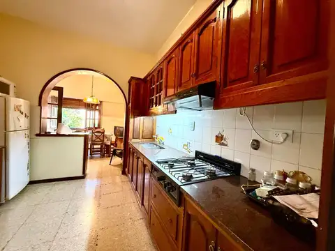 Casa 6 ambientes con 3 baños